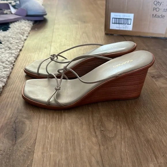 Kaanas sandals - Picture 2 of 2